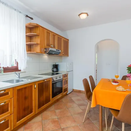 Apartment Marea 2 Mit Pool, 200m Vom *