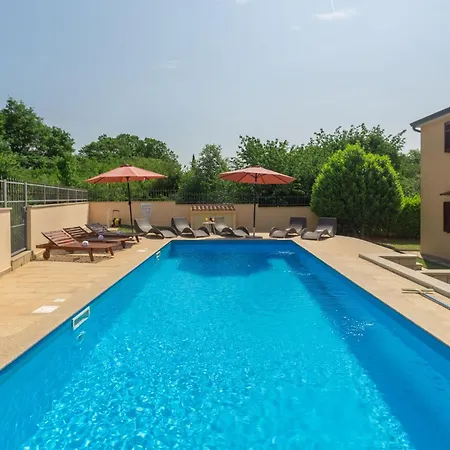 Marea 2 Mit Pool, 200m Vom * Porec