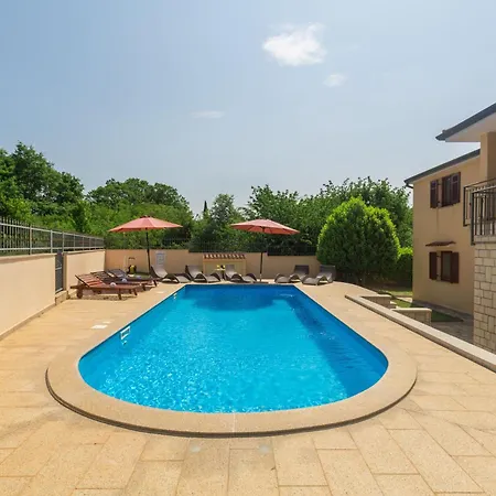 Apartment Marea 2 Mit Pool, 200m Vom Porec